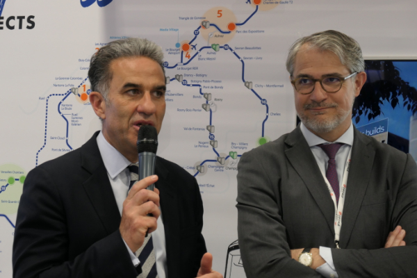 Marc Verrecchia, président de Verrecchia construction, et Olivier Bernard, directeur d'Eiffage immobilier IDF, présentent le projet connexe à la gare d'Aulnay au Mipim. ©JGP